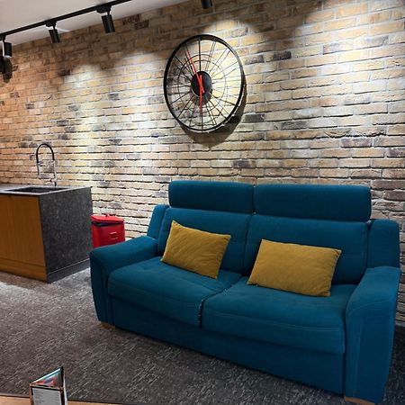 Apartament Aleja Wolnosci โนวิซอนช์ ภายนอก รูปภาพ