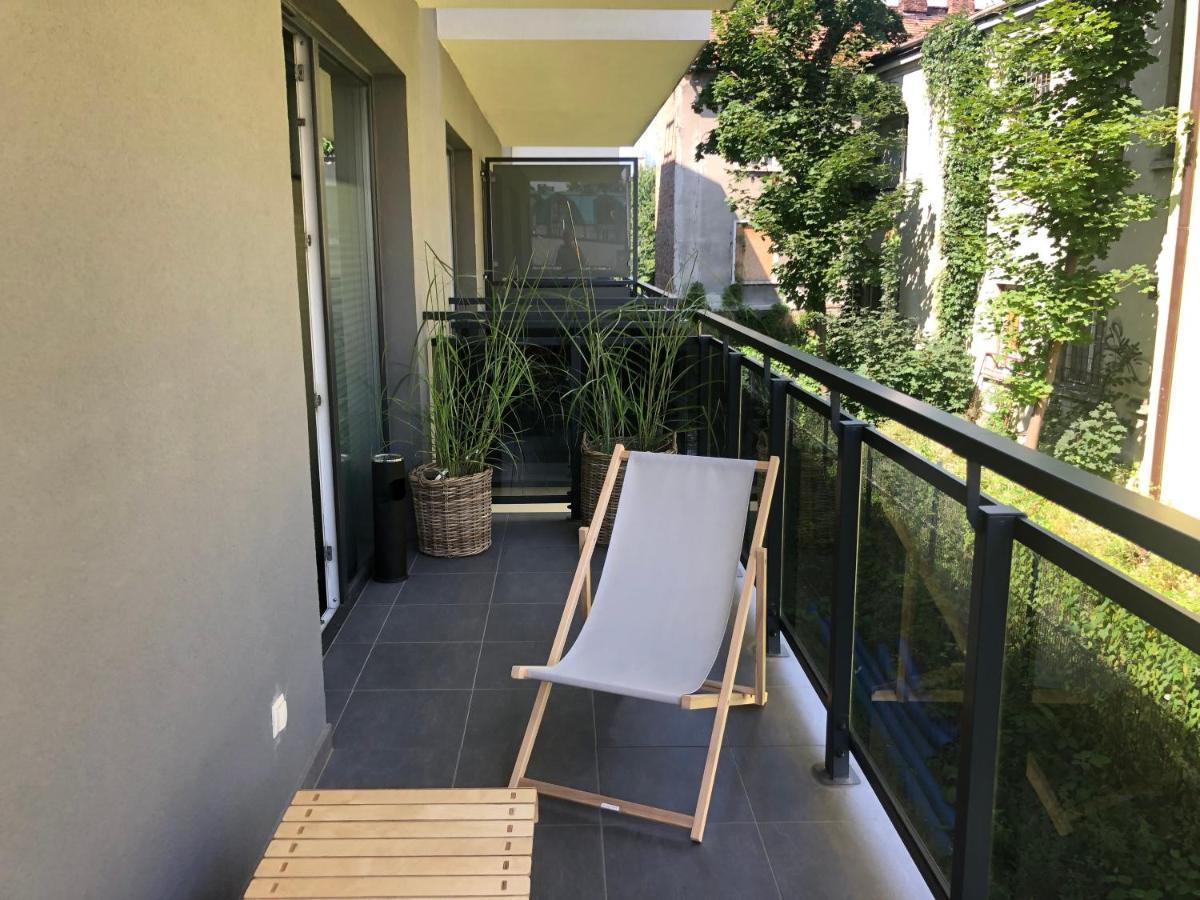 Apartament Aleja Wolnosci โนวิซอนช์ ภายนอก รูปภาพ
