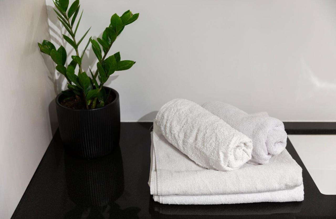Apartament Aleja Wolnosci โนวิซอนช์ ภายนอก รูปภาพ