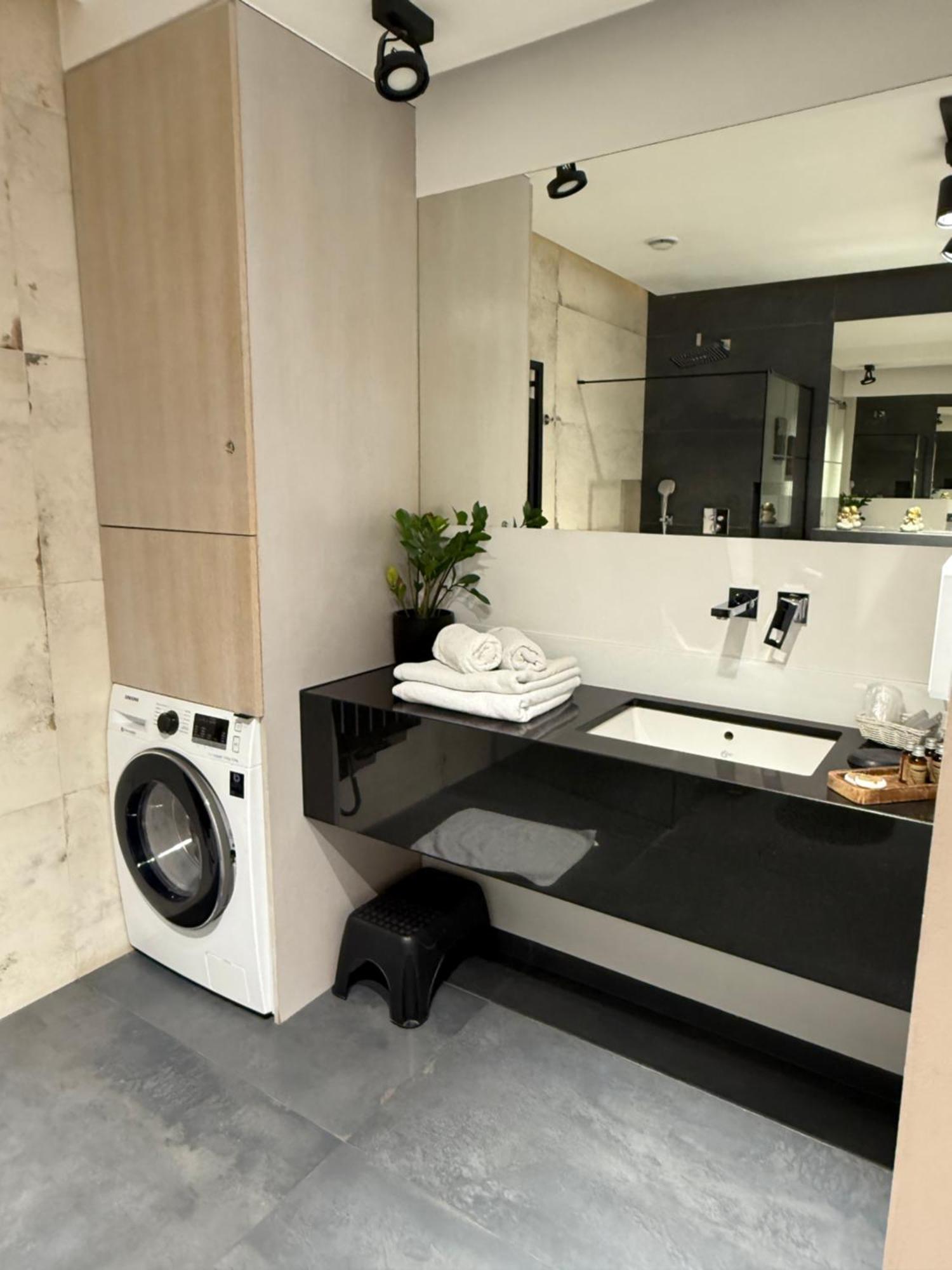 Apartament Aleja Wolnosci โนวิซอนช์ ภายนอก รูปภาพ