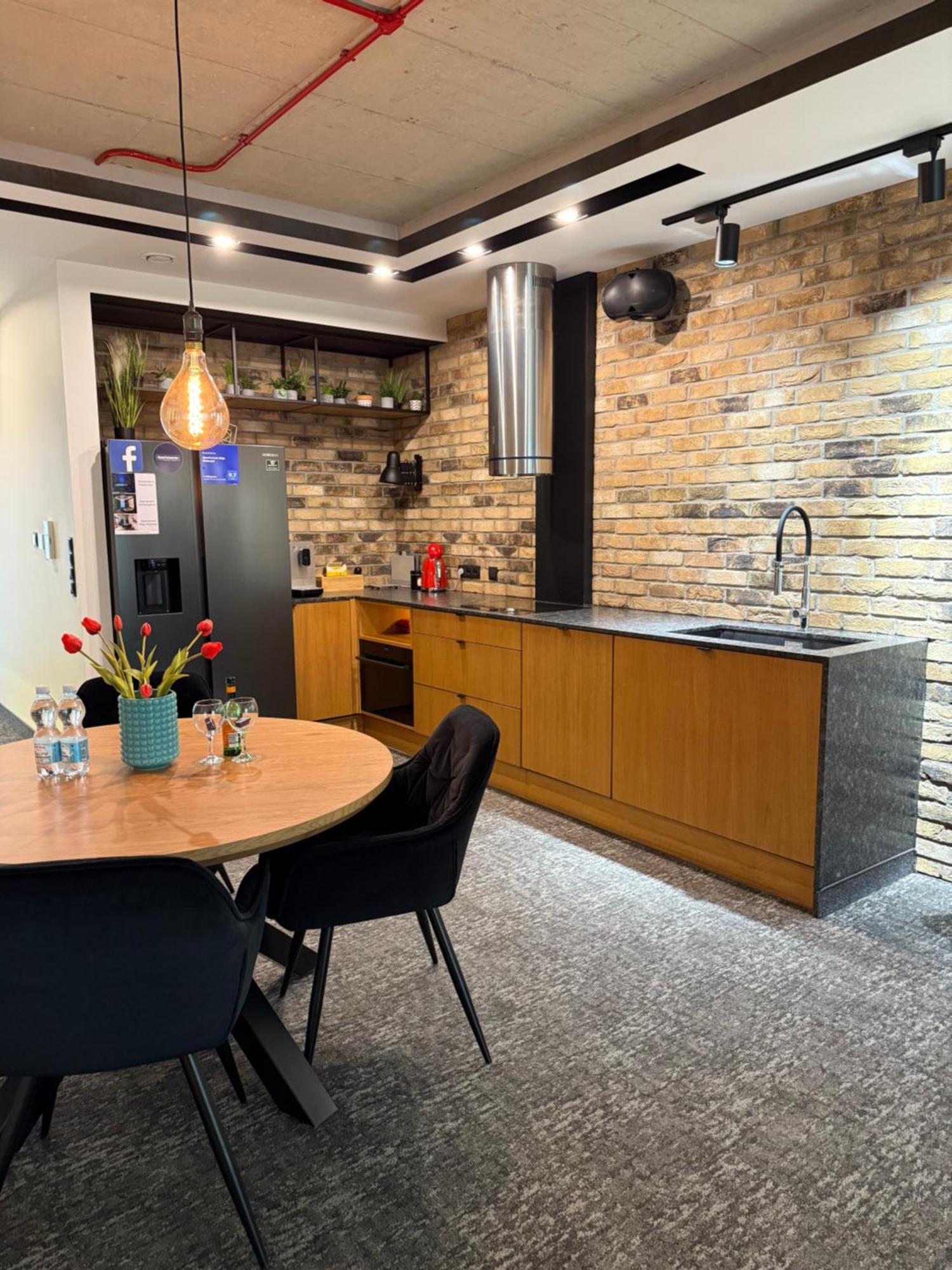 Apartament Aleja Wolnosci โนวิซอนช์ ภายนอก รูปภาพ